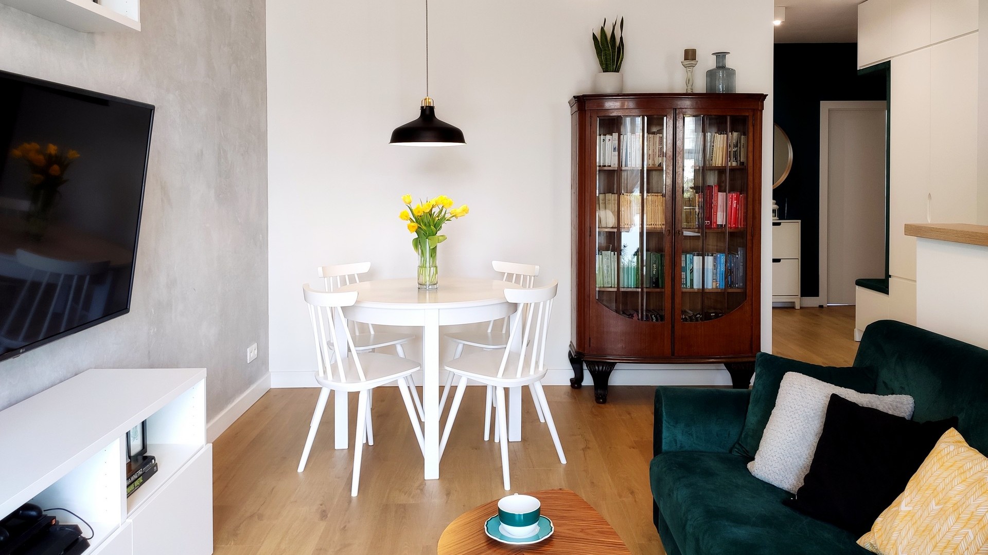 Salon w stylu eklektycznym autorstwa Czarodziejki Wnętrz Doroty Wąsik Salon w stylu eklektycznym autorstwa Czarodziejki Wnętrz Doroty Wąsik